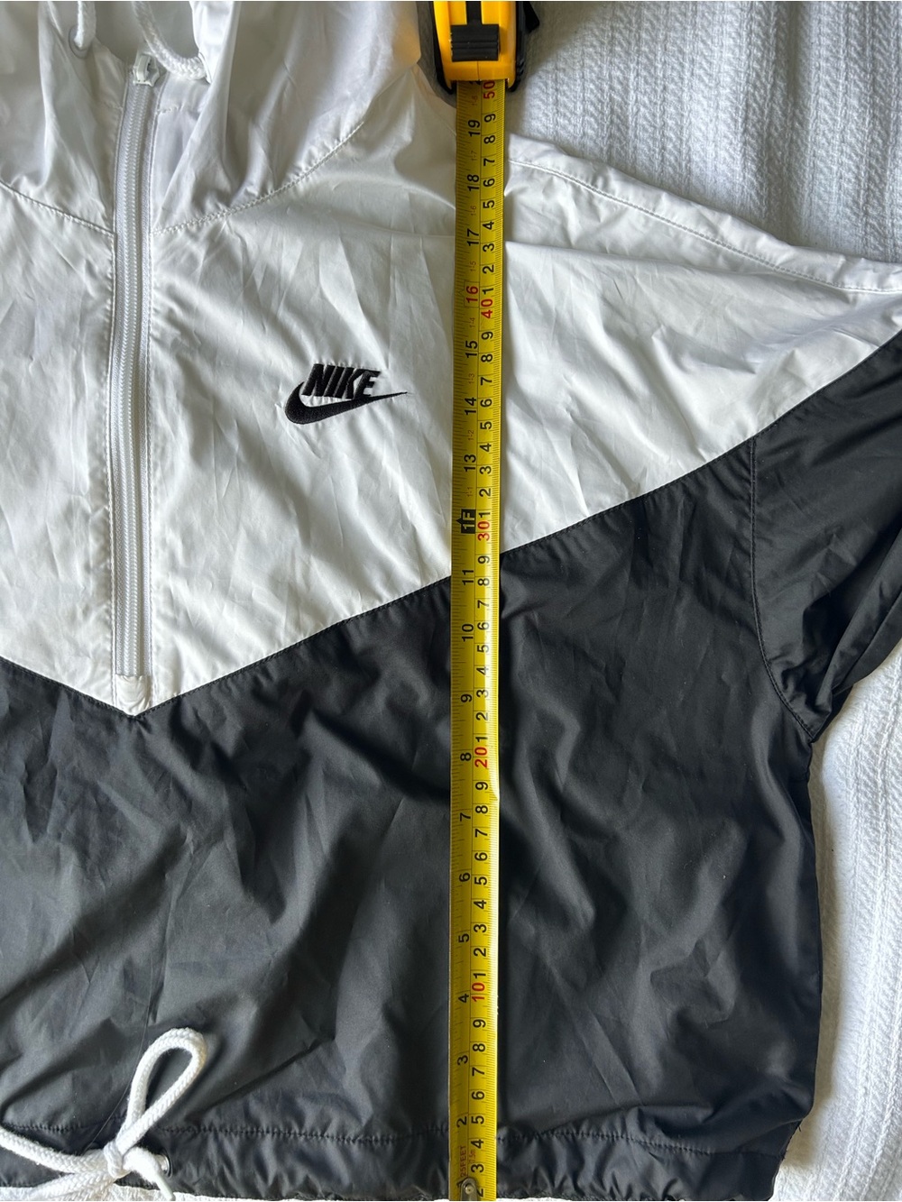 Nike Women’s Black Lightweight Utility Jacket – Size M